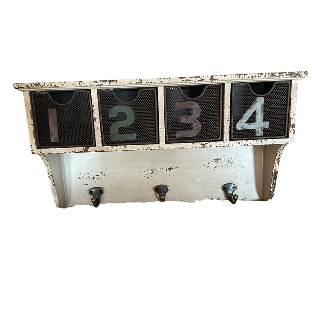 Rustic decor shelf with 4 metal removable baskets with 1-2-3-4 on baskets NWT - Picture 2 of 15